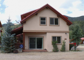 Lost in Paradise - Pet Friendly - Hot Tub - WiFi - Fireplace - Grill - On the River - Fire Pit